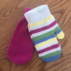 NWOT 2 Pairs Mittens